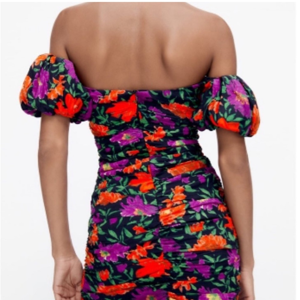 ZARA Floral Off the Shoulder Puff Sleeve Mini Ruched Dress - Picture 4 of 6